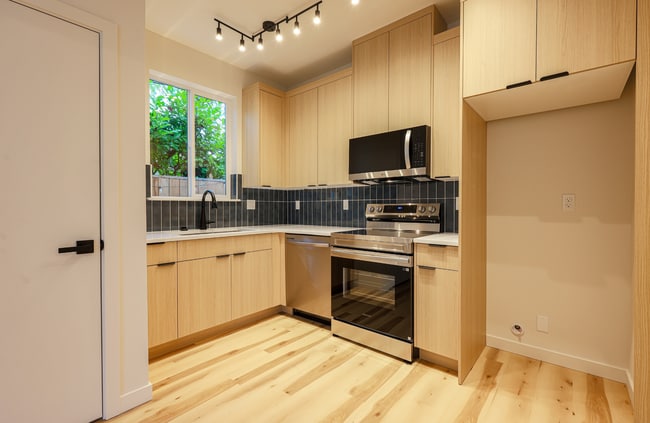 Photo - 4276 NE Going St