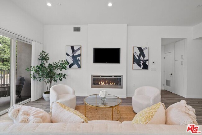 Photo - 5114 Cahuenga Blvd Unit 1
