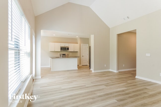 Photo - 186 Crossroads Cir