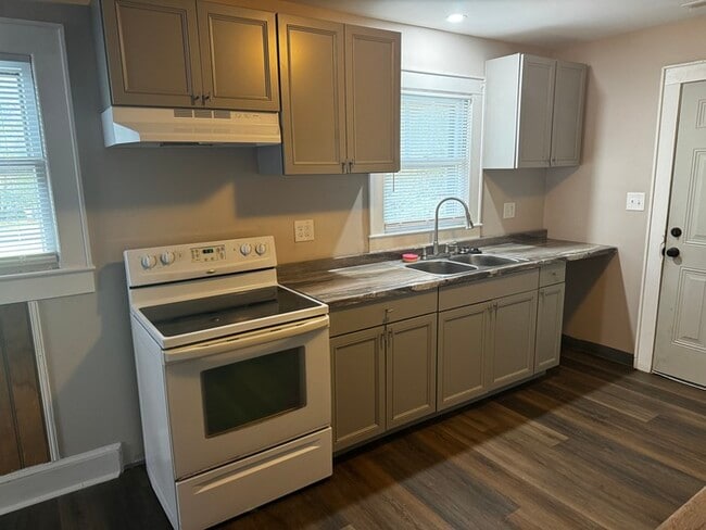 Photo - 618 Elizabeth Ave