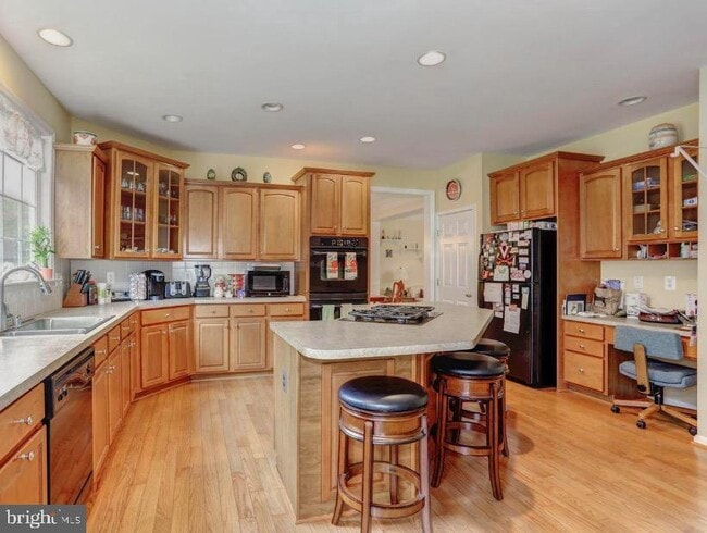 Photo - 146 Meadowview Ln