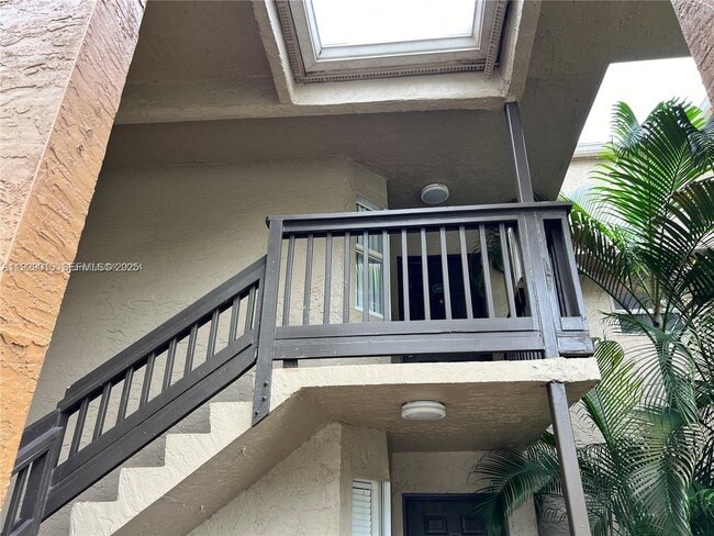 Photo - 665 SW 113th Way Unidad 665