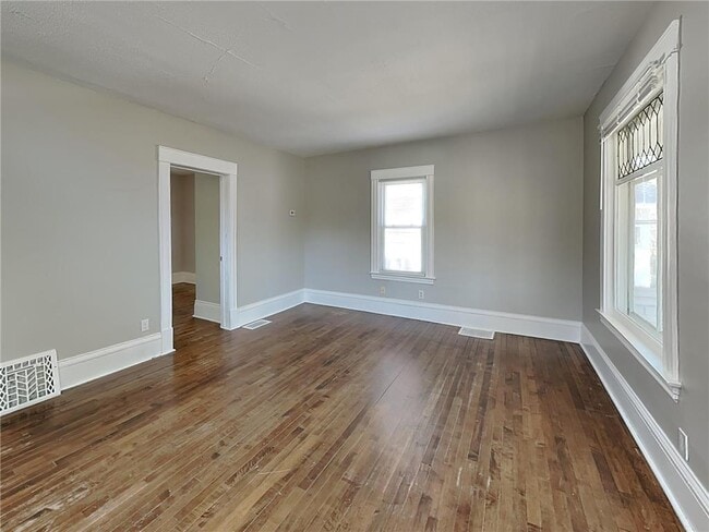 Photo - 4042 Clinton Ave