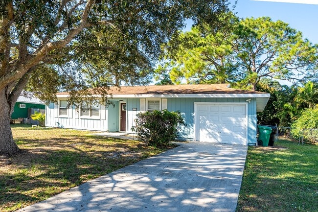 Photo - 772 NW Virginia St