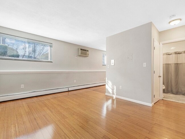 Photo - 180 River St Unidad A4