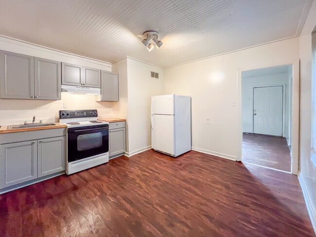 Photo - 1416 Minefee St