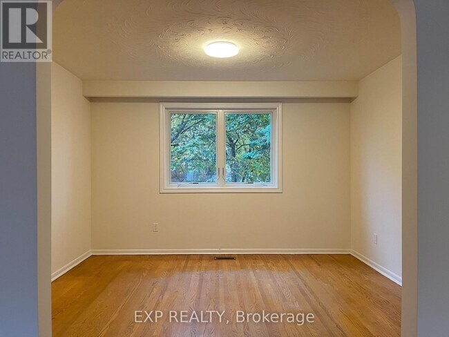 Photo - 61 Richbourne Ct