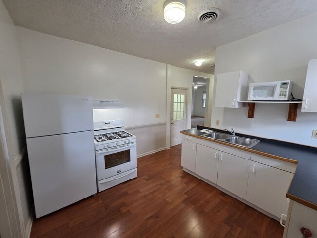 Building Photo - 74-78 Stewart St Unit 78 Stewart St Rental