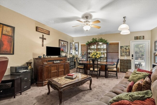 Building Photo - 3040 Bayshore Dr Unit 3
