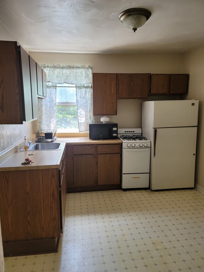 Photo - 862 Mirror St Unit 2