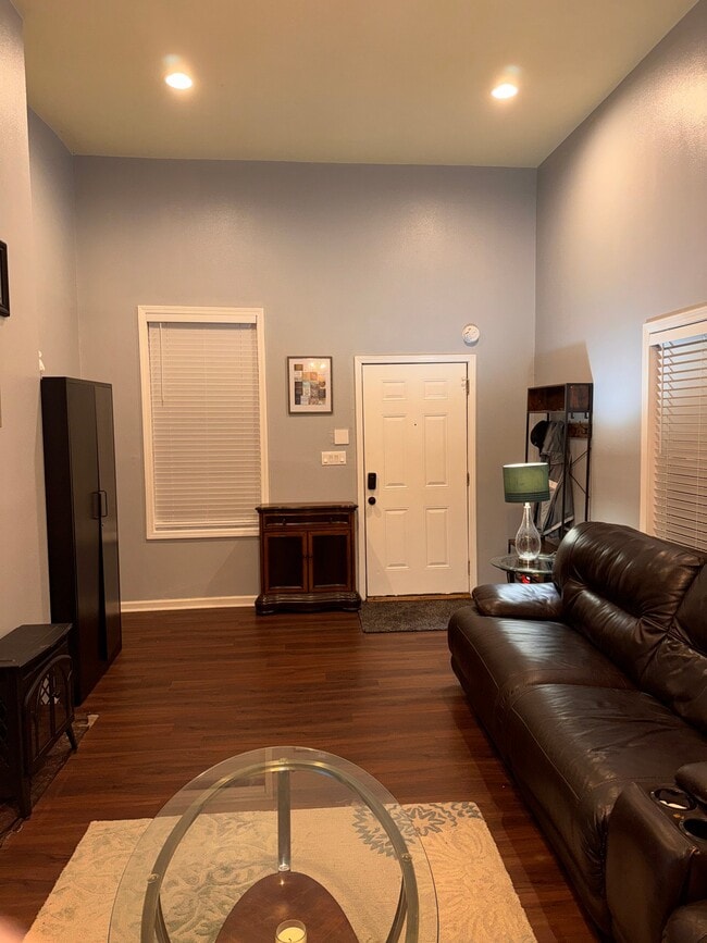 2613 Dryades St Unit B