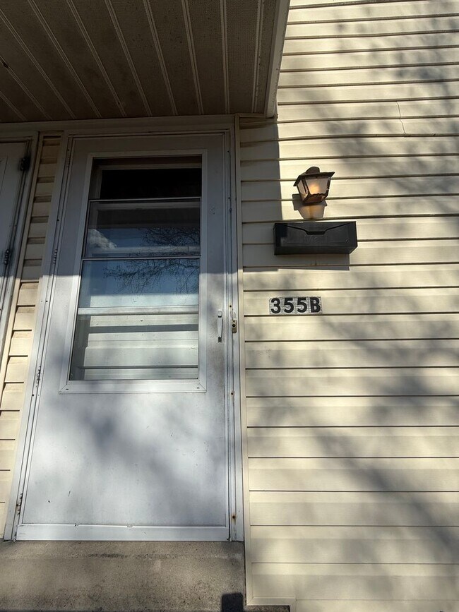 Photo - 355 W Broad St Unidad B