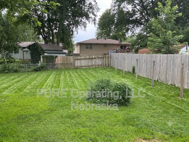 Photo - 15229 Y St