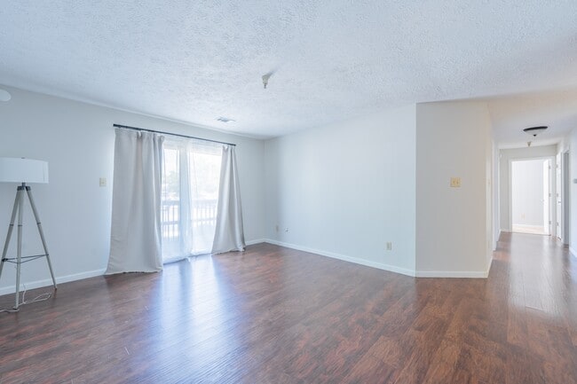 3200 John Hinkle Pl