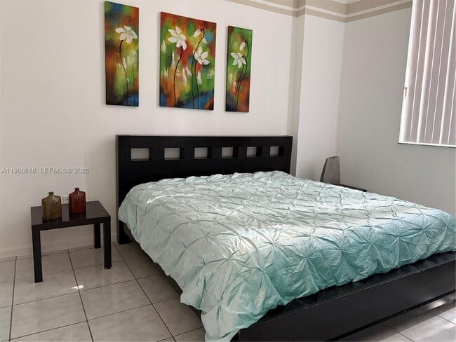 Photo - 18800 NE 29th Ave Unidad 116