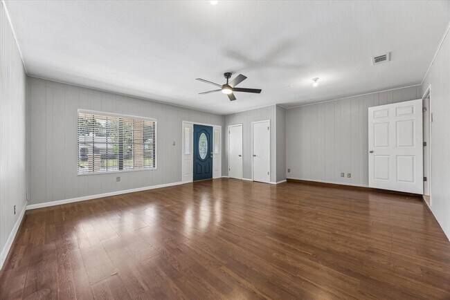 Photo - 6402 Bluesky Way