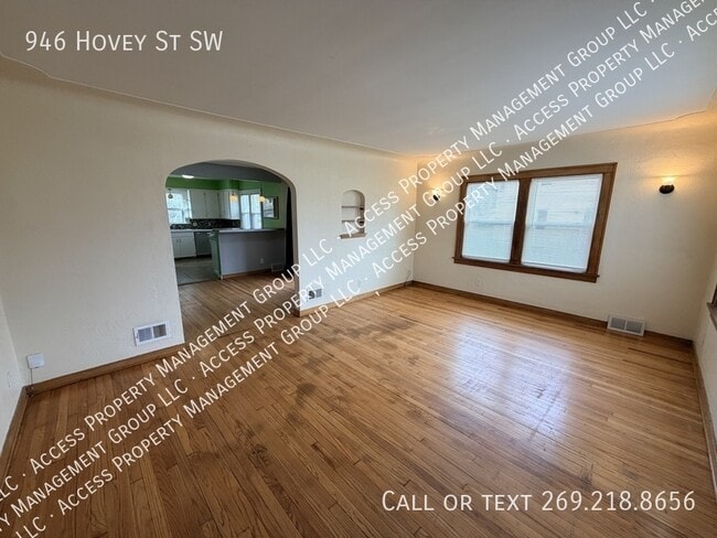 Photo - 946 Hovey St SW