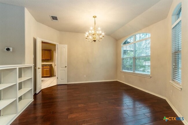 Photo - 128 Sunflower St