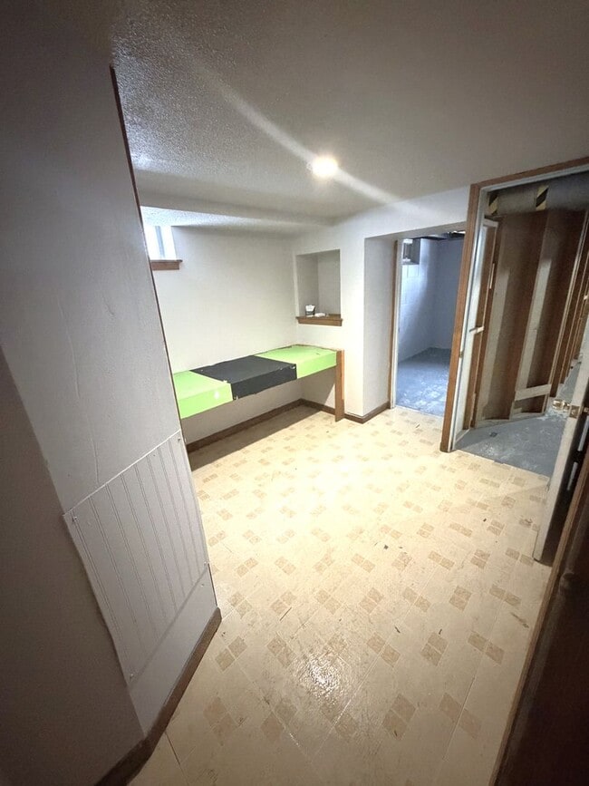 Photo - 2-bedroom Single Family - Available now!