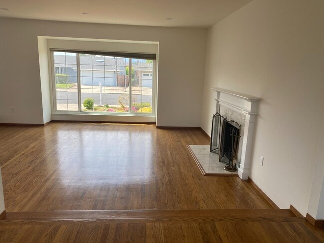 Photo - 239 Killdeer Ct