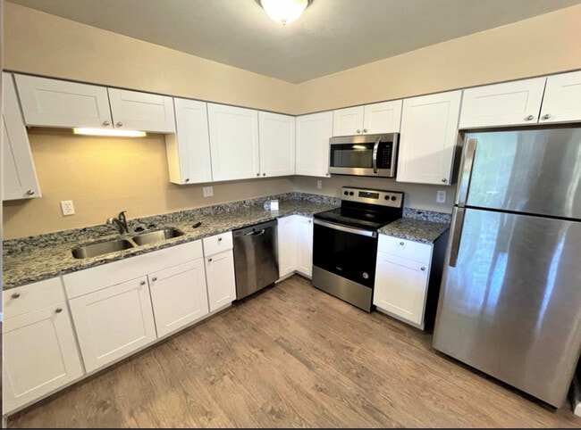 Photo - 9174 Lander St