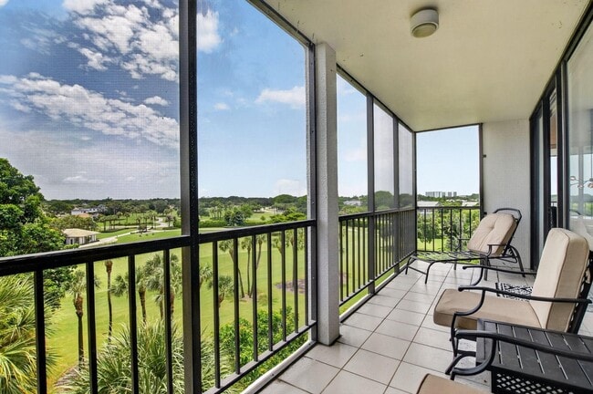 Photo - 6895 Willow Wood Dr