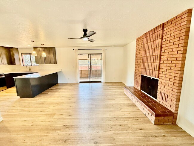 Photo - 2834 Bloomington Dr E