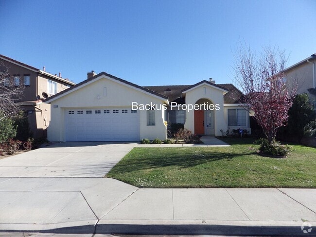 Building Photo - Wonderful Four beddroom home on Chamise Dr...