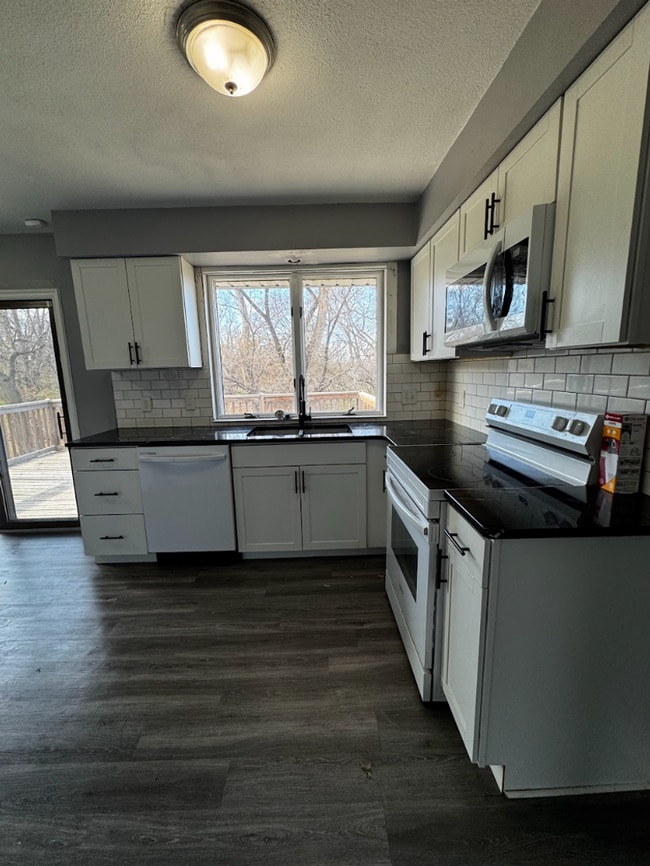 Photo - 4112 N 84th St