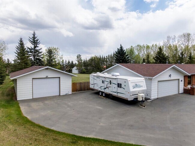 Photo - 26 Lake Ere Estates