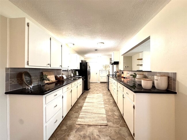 Photo - 105 Magnolia Ln