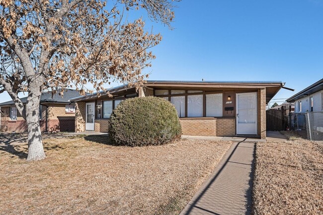 Photo - Newly Renovated 2Bed/1Bath Duplex in Park Hill