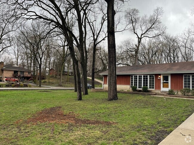 Building Photo - 144 N Maple Ave Rental