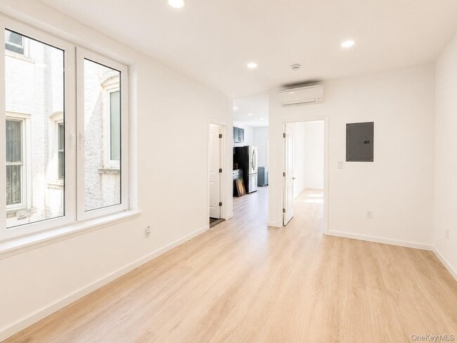 Photo - 69-46 64th St Unit 1R