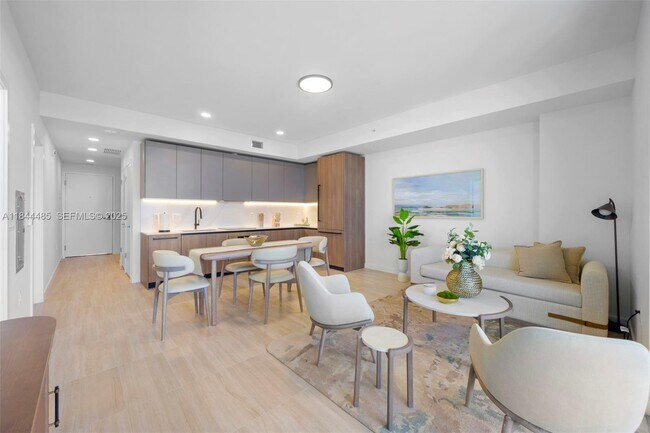 Building Photo - 580 72nd St Unit 1009