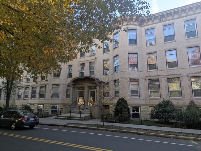 Building Photo - 36 Winchester St Unit 6