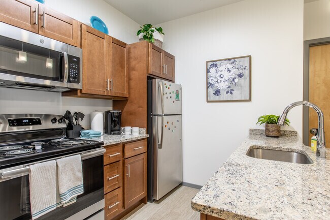 2 Bed/ 1 Bath - 550 Sq FT