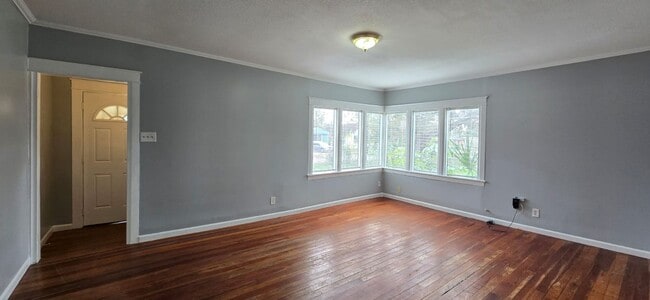 Photo - 2/1 Large Gibsonton Home Ready for You!