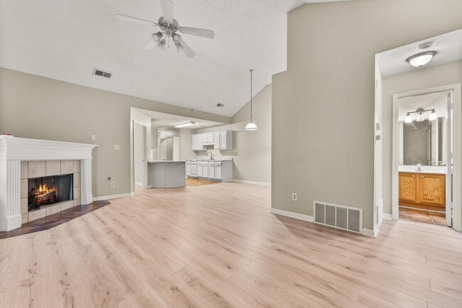 Photo - 7016 S Estacada Way