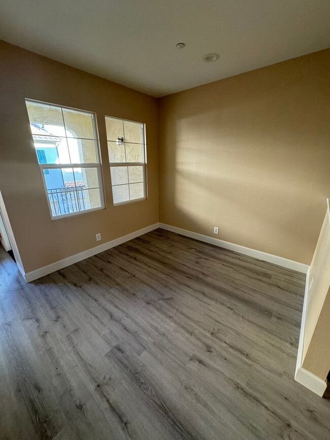 Photo - 30 Perennial