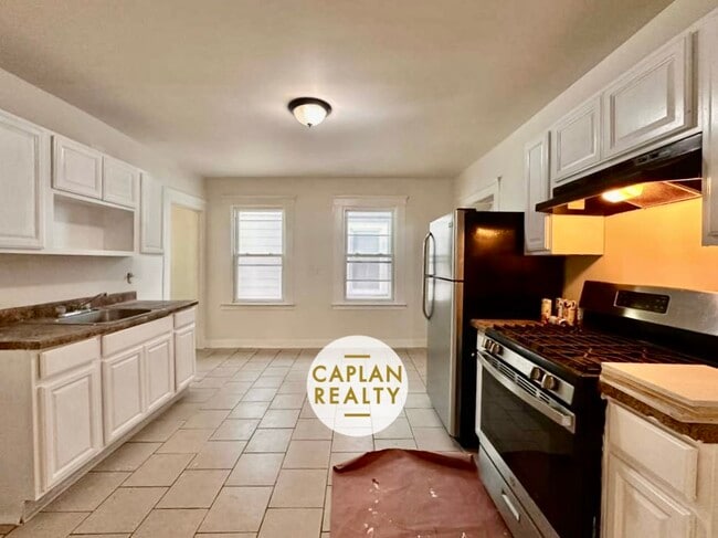 Photo - 1655 State St Unit 1