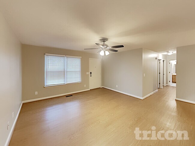 Photo - 712 Paige Ct