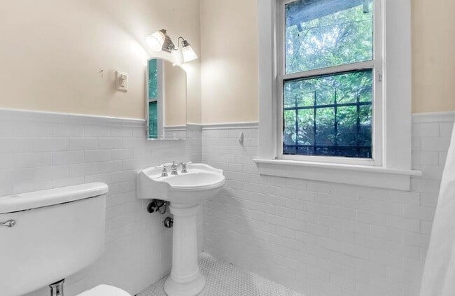 Photo - 2109 Felix Ave