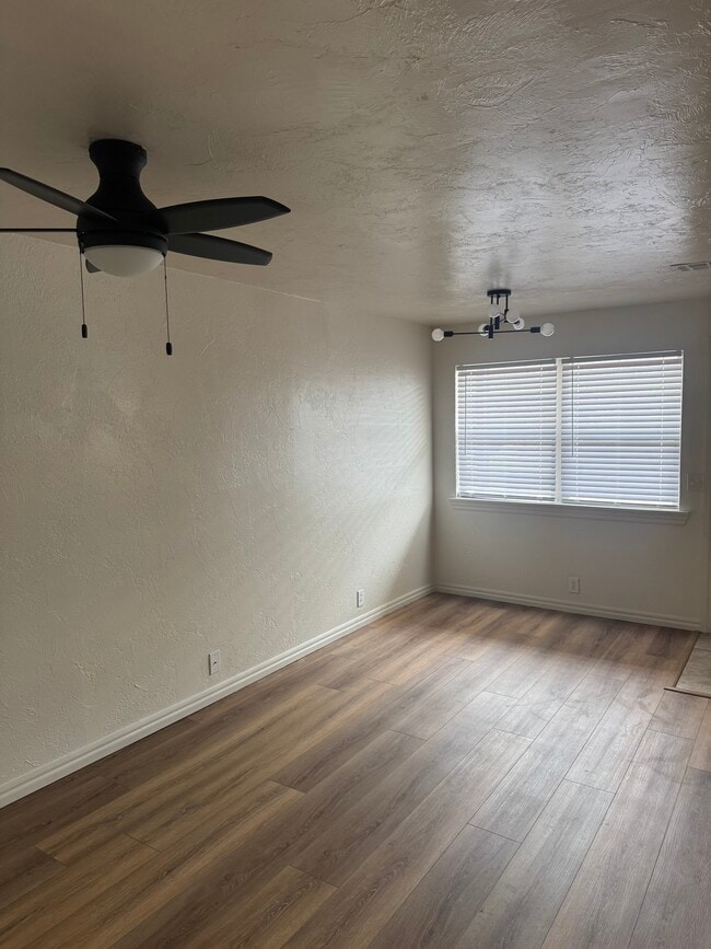 Pine Unit Living Room