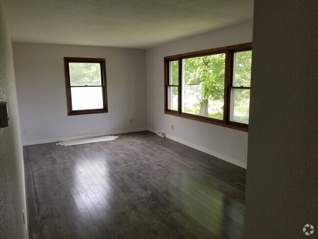 Building Photo - 1102 University Dr SE Rental