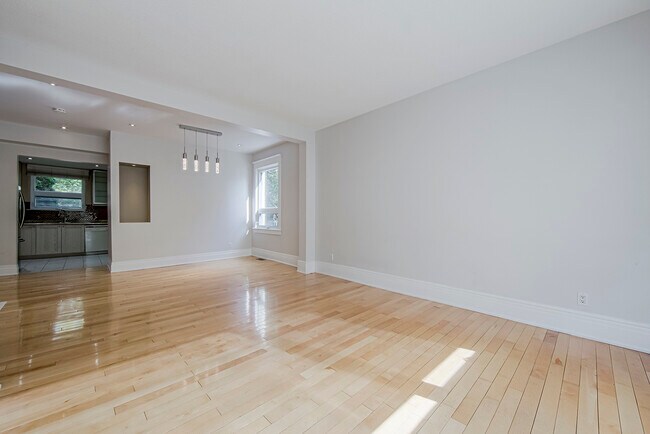 Photo - 39 Windermere Ave