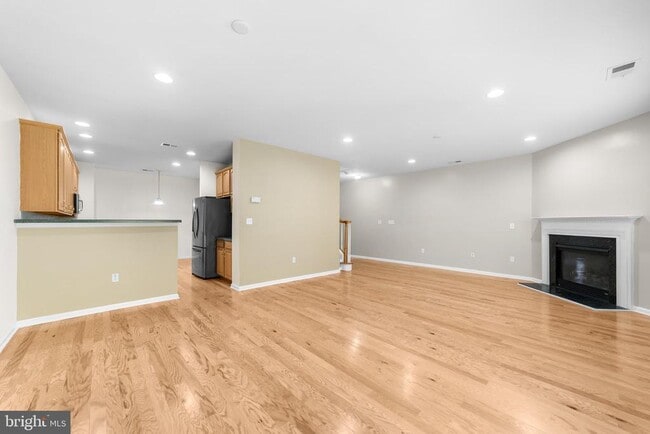 Photo - 133 Newman Ct