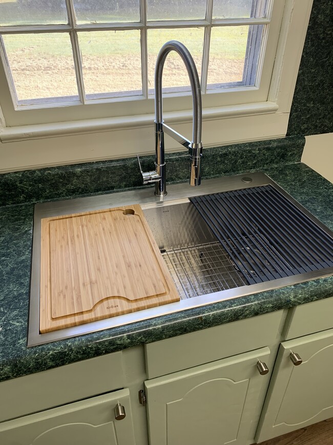 Photo - 611 Poplar St