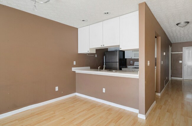 Photo - 4655 Athalia Dr