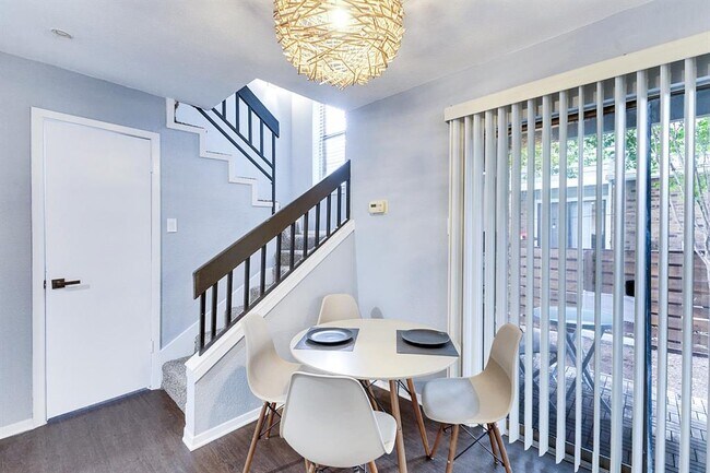 Photo - 2018 W Rundberg Ln Unidad 5D